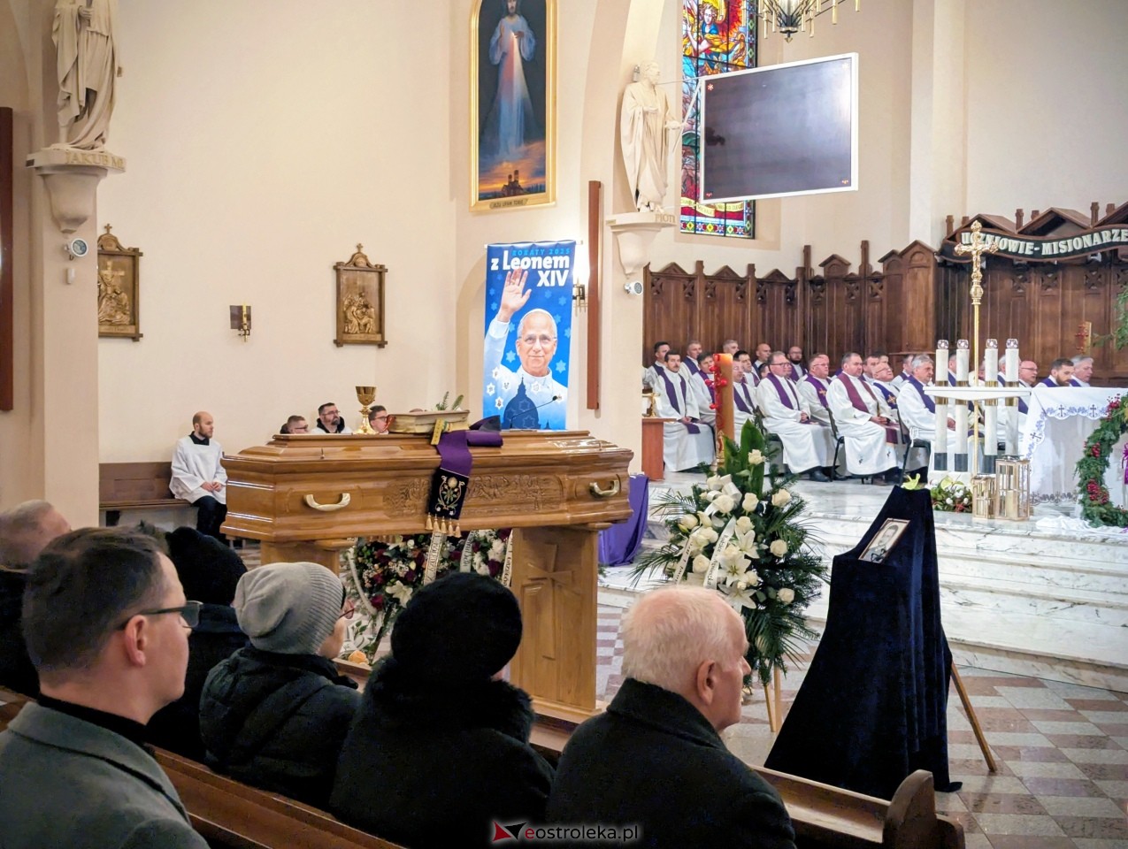Pożegnanie śp. ks. Artura Dobrzyńskiego [8.12.2025] - zdjęcie #5 - eOstroleka.pl