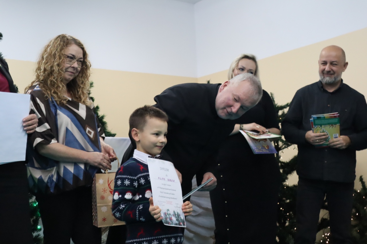 Rozśpiewane przedszkolaki wprowadzają w świąteczny nastrój! III Międzyprzedszkolny Konkurs Kolęd i Pastorałek w Dylewie fot. Gmina Kadzidło[28.11.2025] - zdjęcie #52 - eOstroleka.pl
