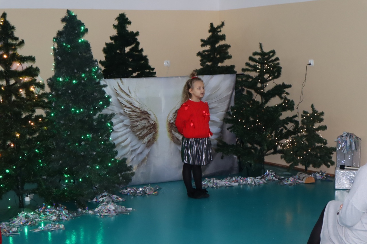 Rozśpiewane przedszkolaki wprowadzają w świąteczny nastrój! III Międzyprzedszkolny Konkurs Kolęd i Pastorałek w Dylewie fot. Gmina Kadzidło[28.11.2025] - zdjęcie #42 - eOstroleka.pl