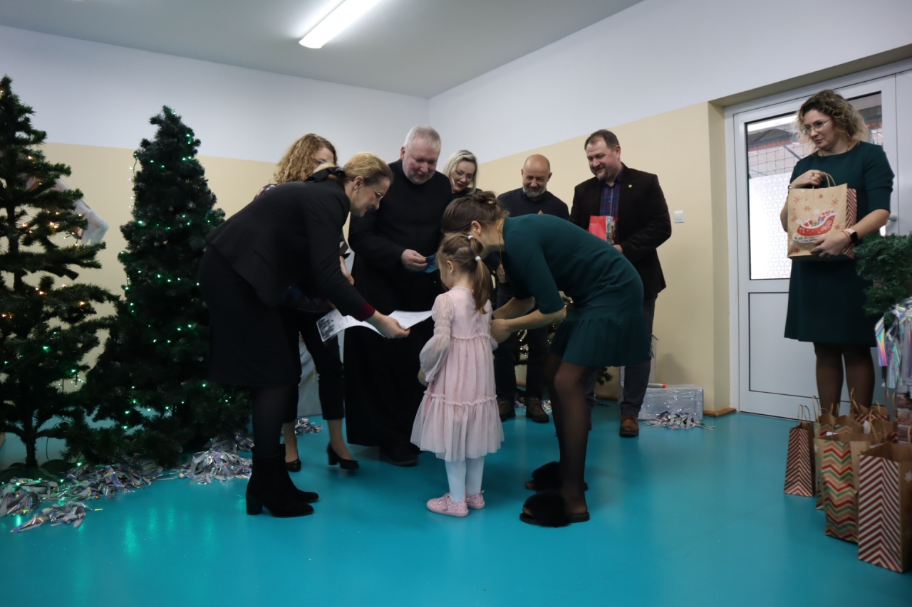 Rozśpiewane przedszkolaki wprowadzają w świąteczny nastrój! III Międzyprzedszkolny Konkurs Kolęd i Pastorałek w Dylewie fot. Gmina Kadzidło[28.11.2025] - zdjęcie #27 - eOstroleka.pl