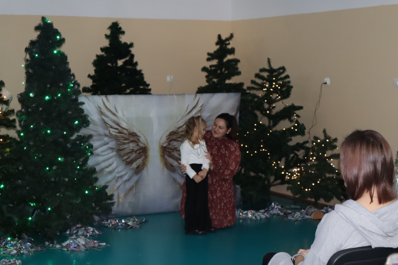 Rozśpiewane przedszkolaki wprowadzają w świąteczny nastrój! III Międzyprzedszkolny Konkurs Kolęd i Pastorałek w Dylewie fot. Gmina Kadzidło[28.11.2025] - zdjęcie #20 - eOstroleka.pl