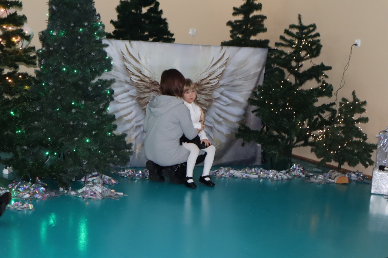Rozśpiewane przedszkolaki wprowadzają w świąteczny nastrój! III Międzyprzedszkolny Konkurs Kolęd i Pastorałek w Dylewie fot. Gmina Kadzidło[28.11.2025] - zdjęcie #18 - eOstroleka.pl