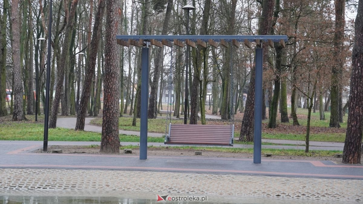 Odbiór robót w parku miejskim w Ostrołęce [10.12.2025] - zdjęcie #60 - eOstroleka.pl