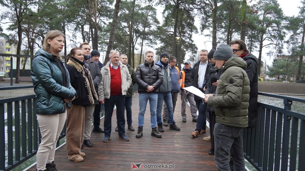 Odbiór robót w parku miejskim w Ostrołęce [10.12.2025] - zdjęcie #40 - eOstroleka.pl