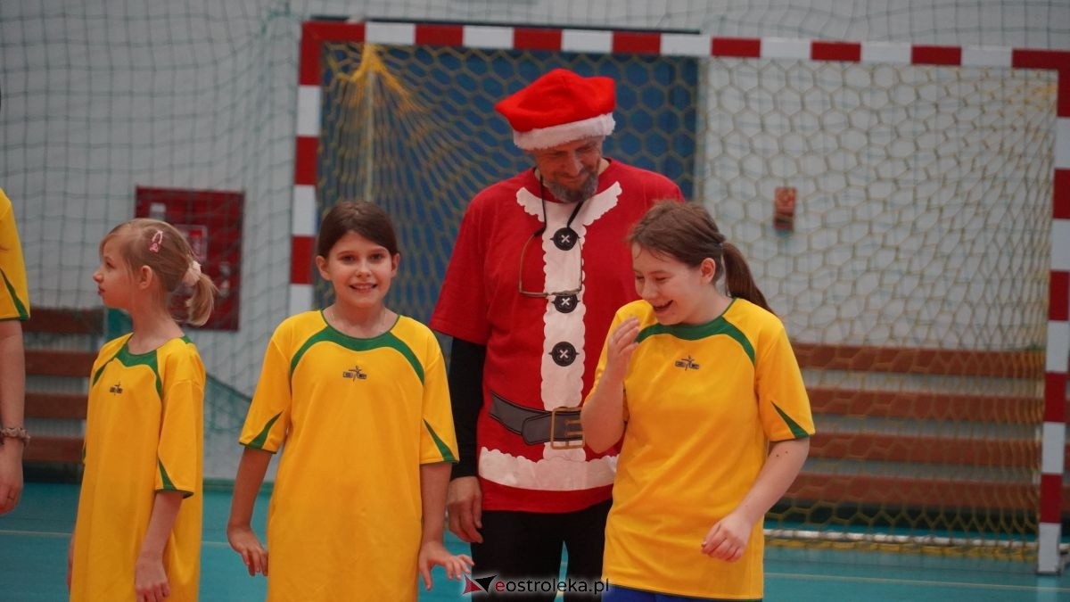 IV Mikołajkowa Spartakiada Sportowa [11.12.2025] - zdjęcie #60 - eOstroleka.pl