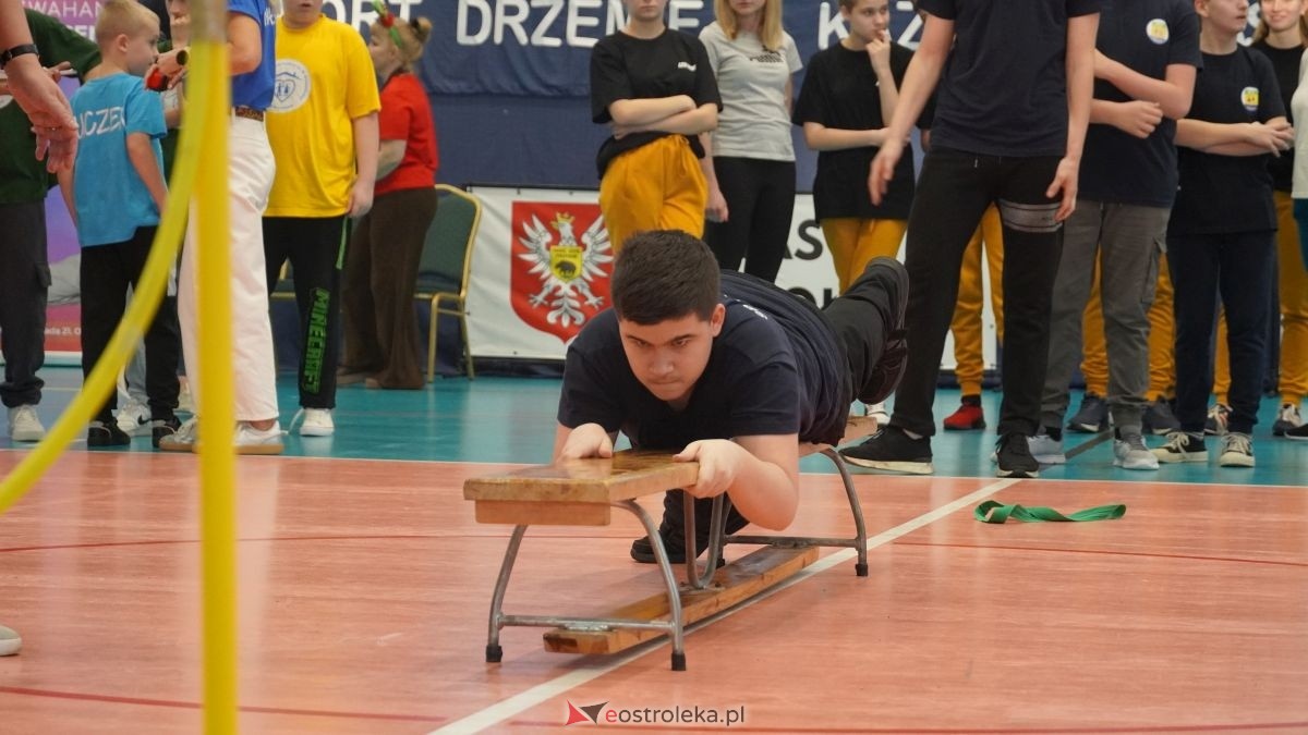 IV Mikołajkowa Spartakiada Sportowa [11.12.2025] - zdjęcie #11 - eOstroleka.pl