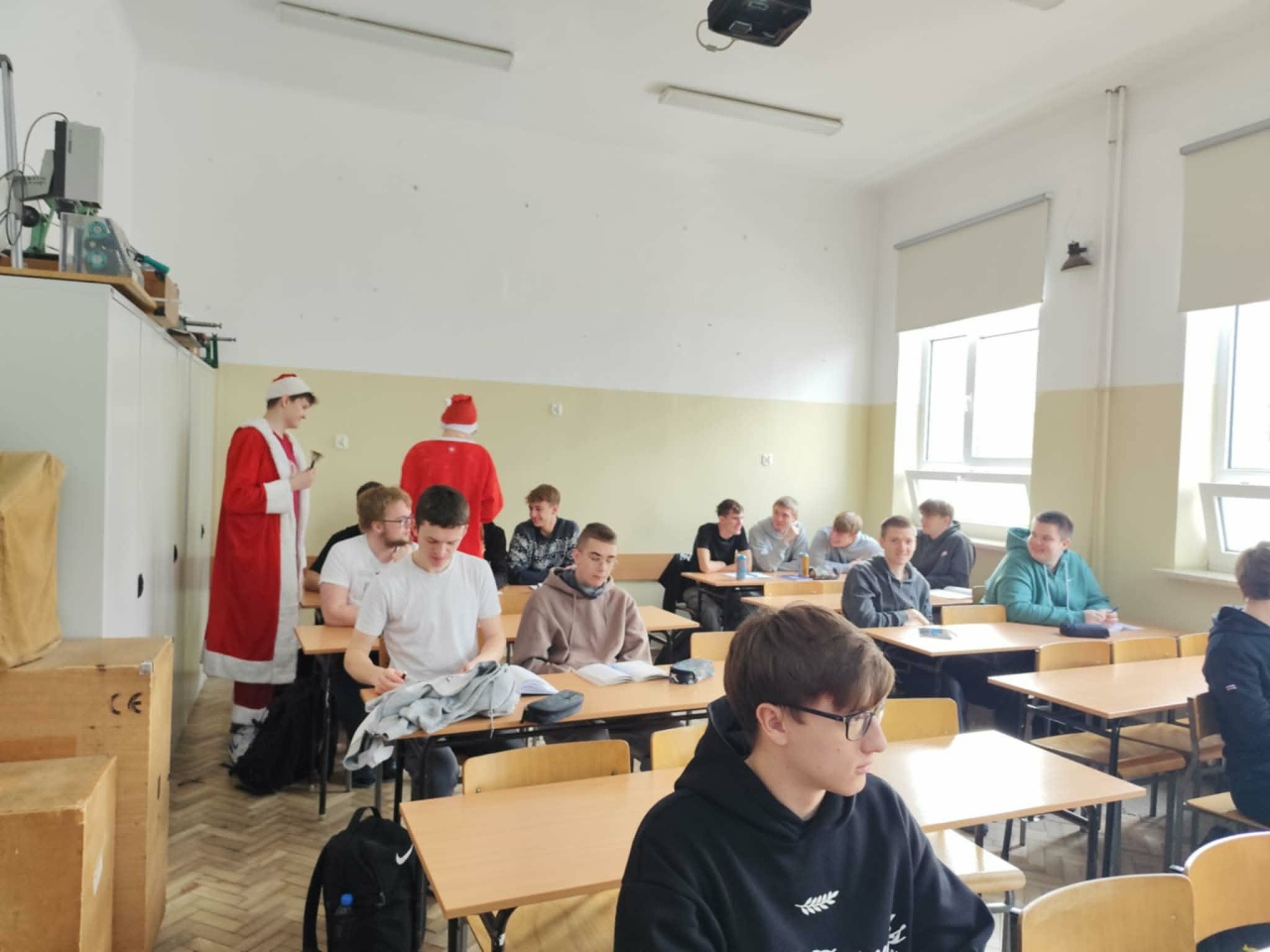 Czerwono i świątecznie. Mikołajki pełne słodyczy w ZSZ nr 1 w Ostrołęce! fot. ZSZ nr 1 [8.12.2025] - zdjęcie #51 - eOstroleka.pl