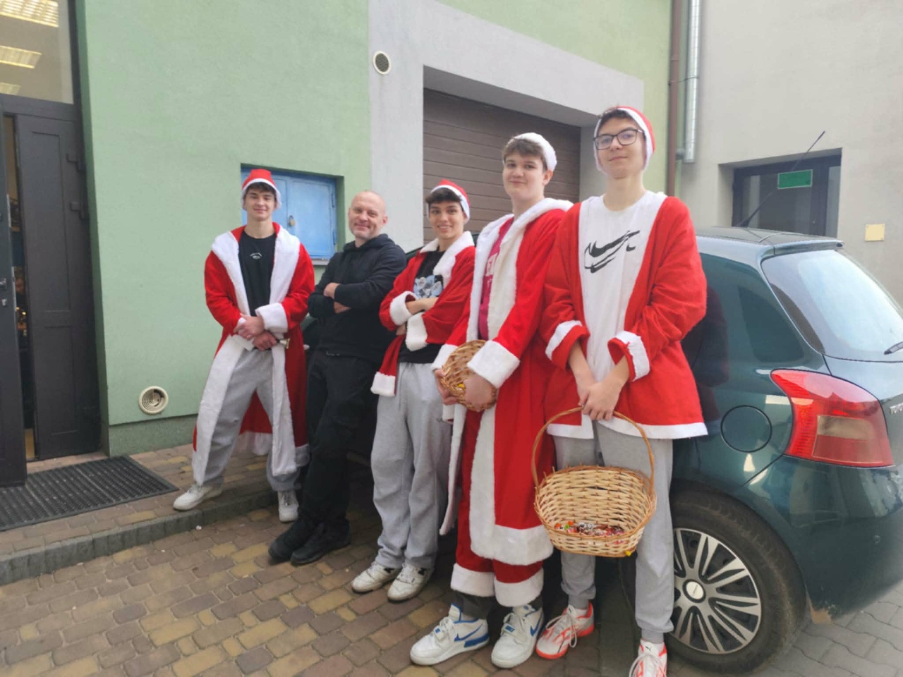 Czerwono i świątecznie. Mikołajki pełne słodyczy w ZSZ nr 1 w Ostrołęce! fot. ZSZ nr 1 [8.12.2025] - zdjęcie #39 - eOstroleka.pl