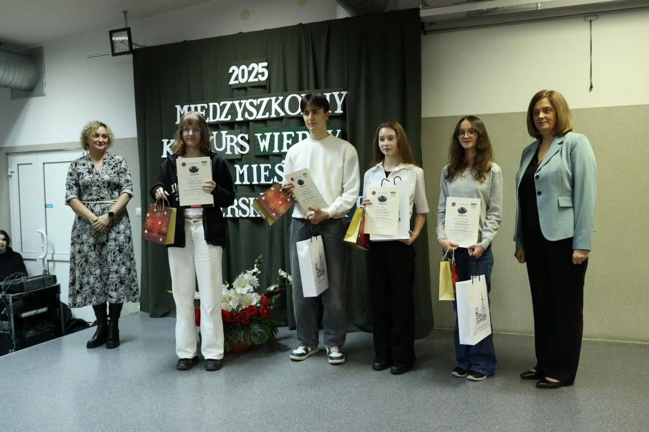 III Międzyszkolny Konkurs Wiedzy o Mieście Partnerskim Meppen fot. ZSZ nr 2 [8.12.2025] - zdjęcie #9 - eOstroleka.pl