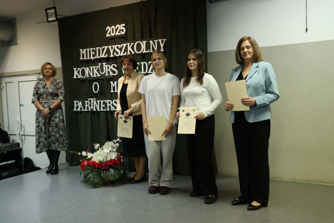 III Międzyszkolny Konkurs Wiedzy o Mieście Partnerskim Meppen fot. ZSZ nr 2 [8.12.2025] - zdjęcie #8 - eOstroleka.pl