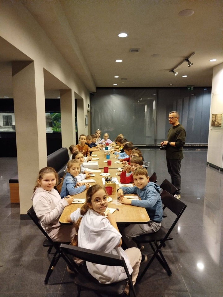 Żywa lekcja historii: klasa 2A ze Szkoły Podstawowej nr 5 na Fortach Bema, fot. SP nr 5 [10.12.2025] - zdjęcie #7 - eOstroleka.pl