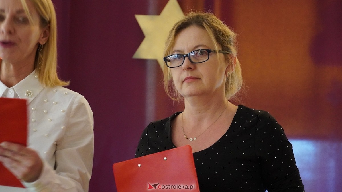 Jasełka i wspólne kolędowanie Przedszkole Miejskie Kraina Marzeń w Ostrołęce [12.12.2025] - zdjęcie #94 - eOstroleka.pl