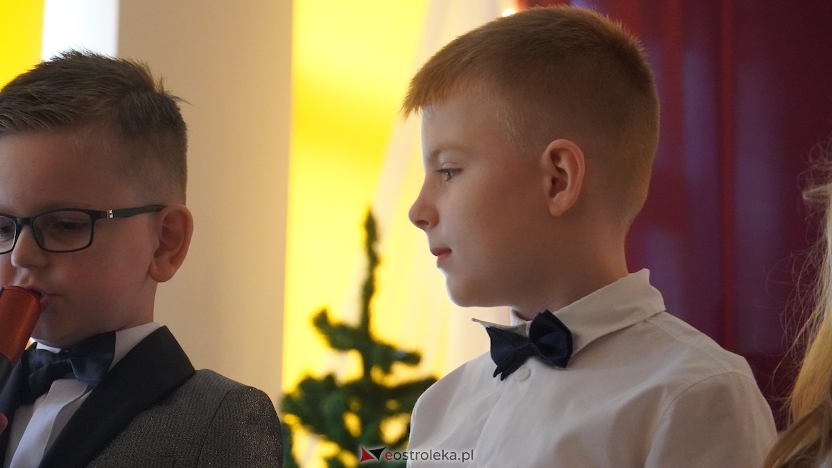 Jasełka i wspólne kolędowanie Przedszkole Miejskie Kraina Marzeń w Ostrołęce [12.12.2025] - zdjęcie #89 - eOstroleka.pl