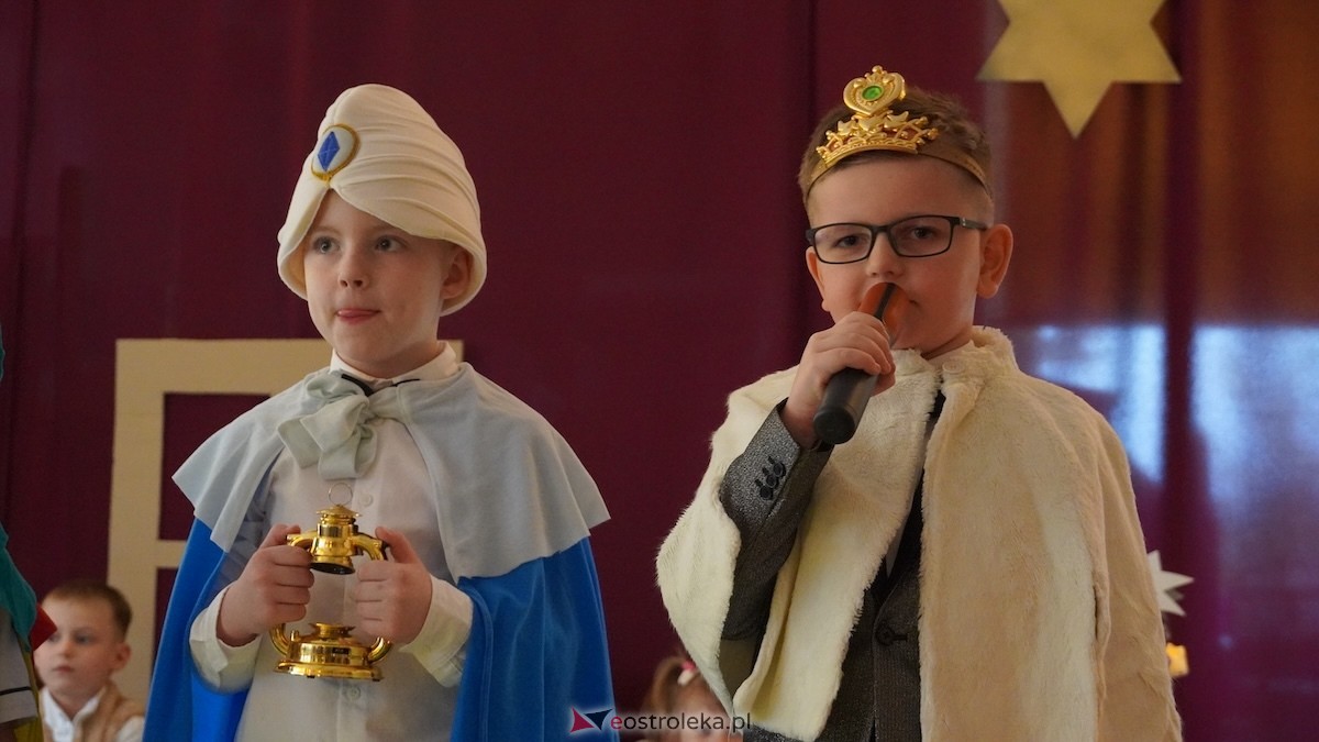 Jasełka i wspólne kolędowanie Przedszkole Miejskie Kraina Marzeń w Ostrołęce [12.12.2025] - zdjęcie #52 - eOstroleka.pl