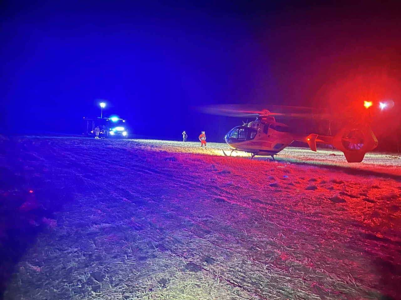 Lądowanie śmigłowca LPR w Czarni do poparzonego 2-latka [12.12.2025] - zdjęcie #5 - eOstroleka.pl