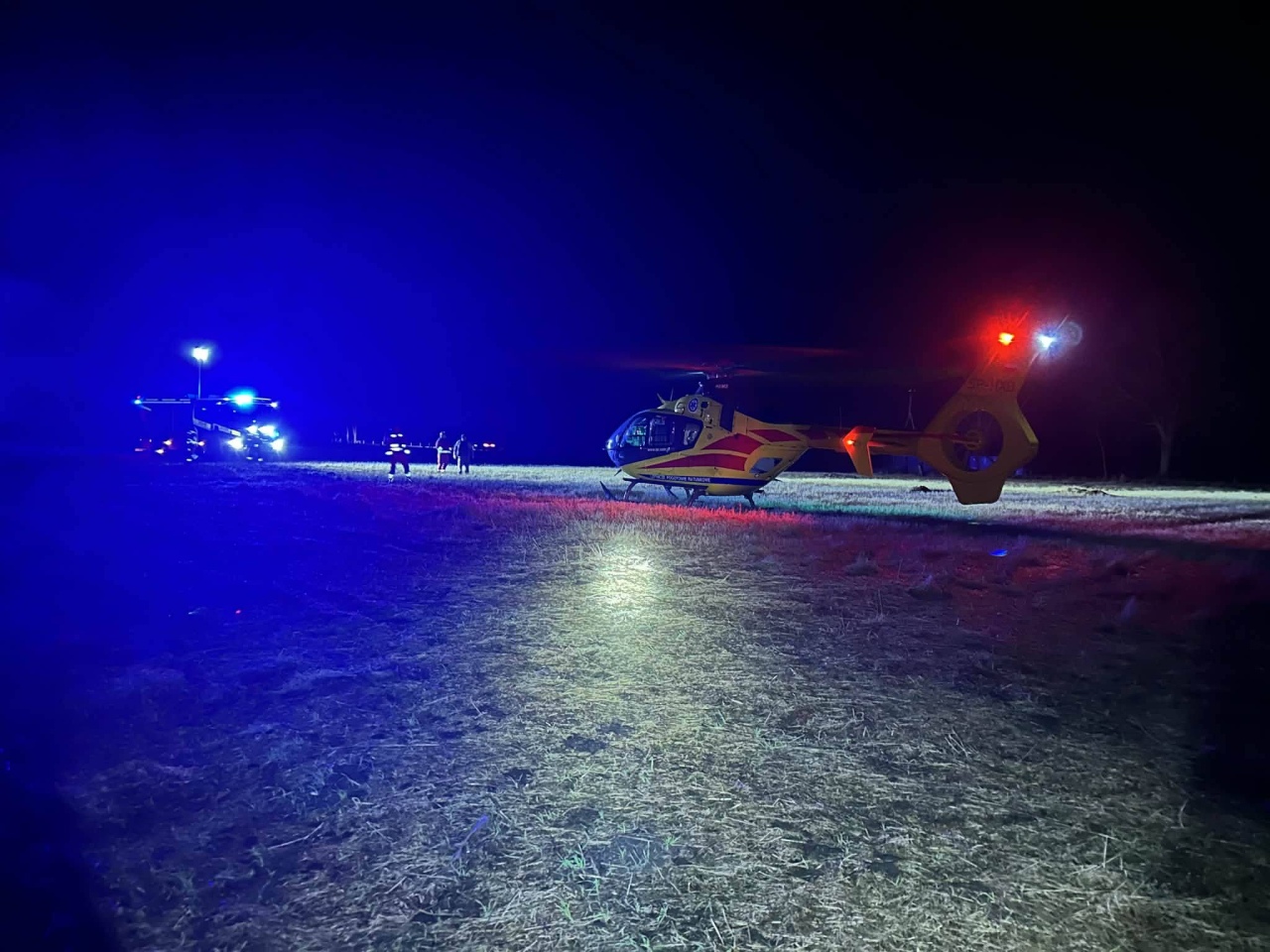 Lądowanie śmigłowca LPR w Czarni do poparzonego 2-latka [12.12.2025] - zdjęcie #3 - eOstroleka.pl