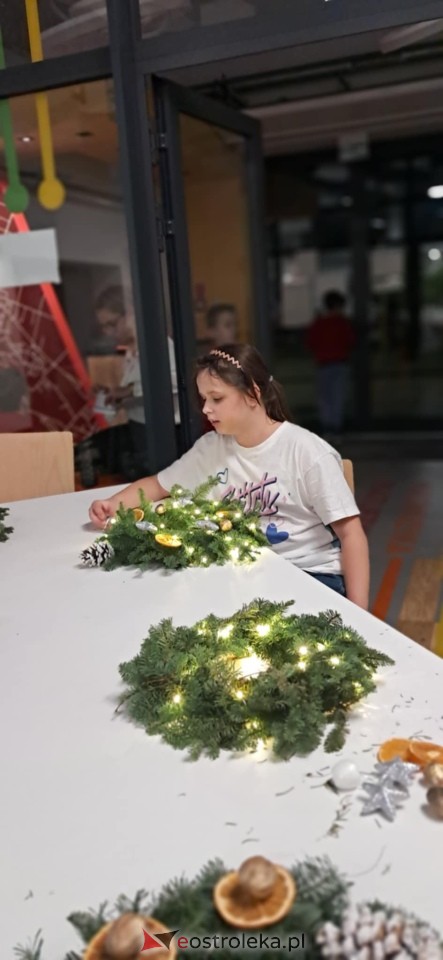 Świąteczne warsztaty w Multicentrum [12.12.2025] - zdjęcie #32 - eOstroleka.pl