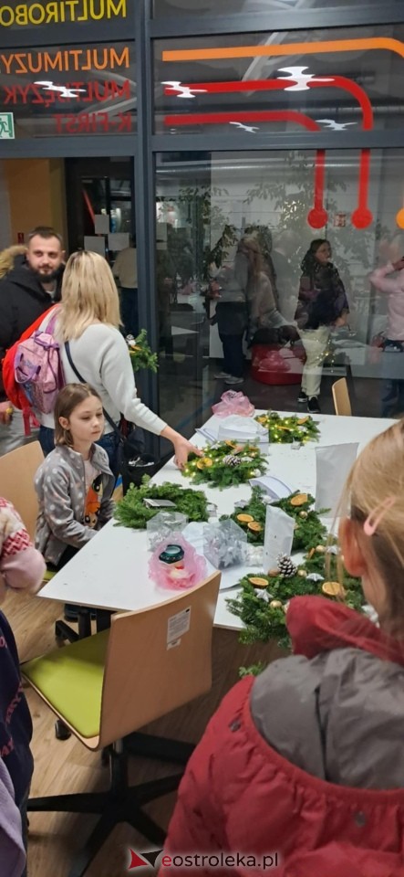 Świąteczne warsztaty w Multicentrum [12.12.2025] - zdjęcie #19 - eOstroleka.pl