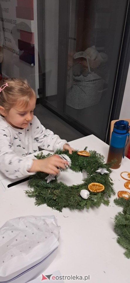 Świąteczne warsztaty w Multicentrum [12.12.2025] - zdjęcie #14 - eOstroleka.pl