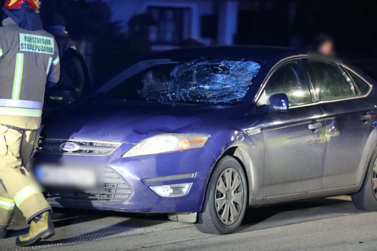 Wypadek w Łęgu Starościńskim - potrącenie pieszego [12.12.2025] - zdjęcie #10 - eOstroleka.pl