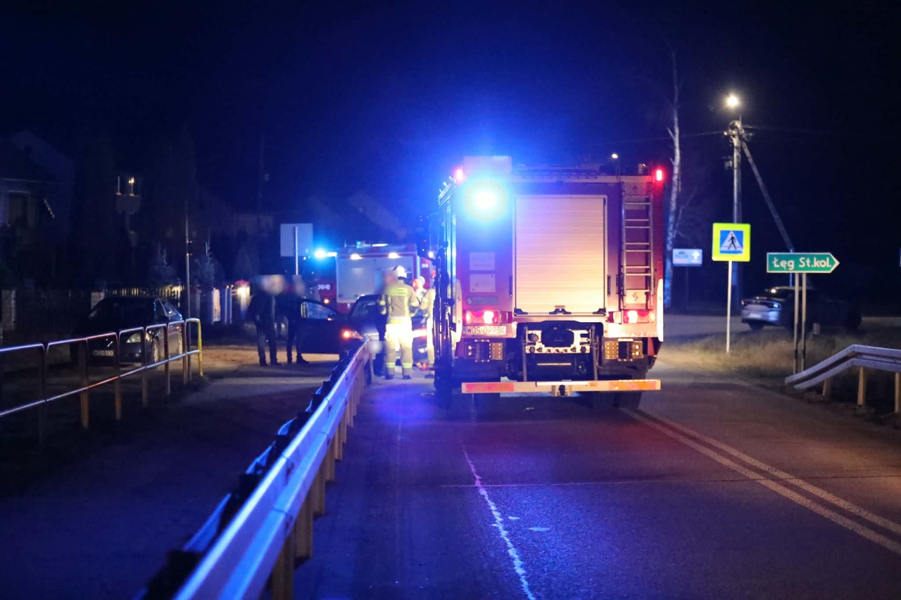 Wypadek w Łęgu Starościńskim - potrącenie pieszego [12.12.2025] - zdjęcie #9 - eOstroleka.pl