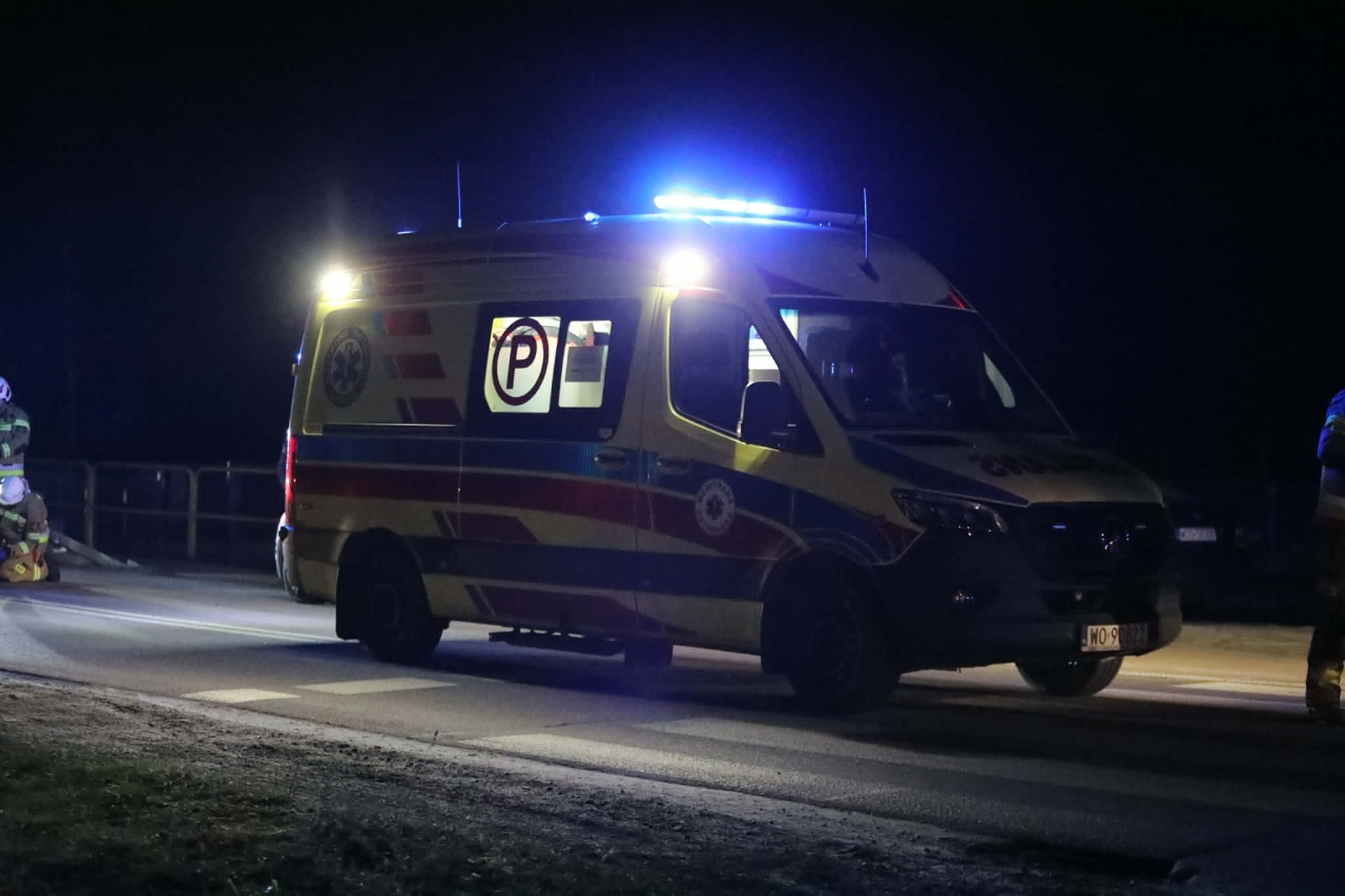 Wypadek w Łęgu Starościńskim - potrącenie pieszego [12.12.2025] - zdjęcie #4 - eOstroleka.pl