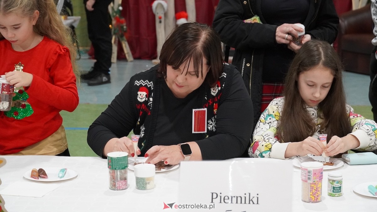 III Szkolny Kiermasz Bożonarodzeniowy w Rzekuniu [12.12.2025] - zdjęcie #99 - eOstroleka.pl
