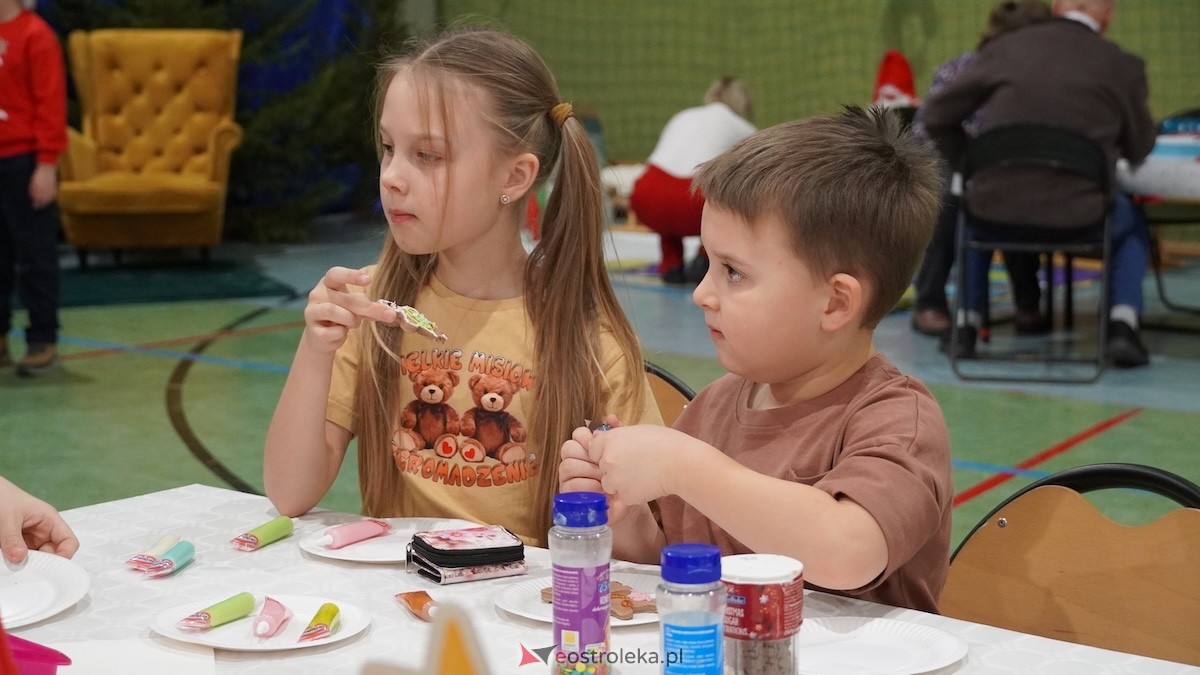 III Szkolny Kiermasz Bożonarodzeniowy w Rzekuniu [12.12.2025] - zdjęcie #93 - eOstroleka.pl