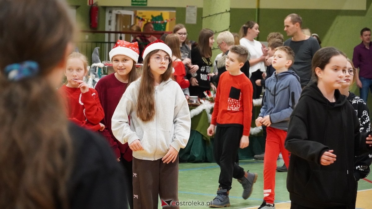 III Szkolny Kiermasz Bożonarodzeniowy w Rzekuniu [12.12.2025] - zdjęcie #92 - eOstroleka.pl