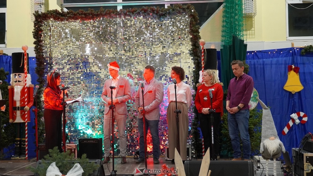 III Szkolny Kiermasz Bożonarodzeniowy w Rzekuniu [12.12.2025] - zdjęcie #76 - eOstroleka.pl