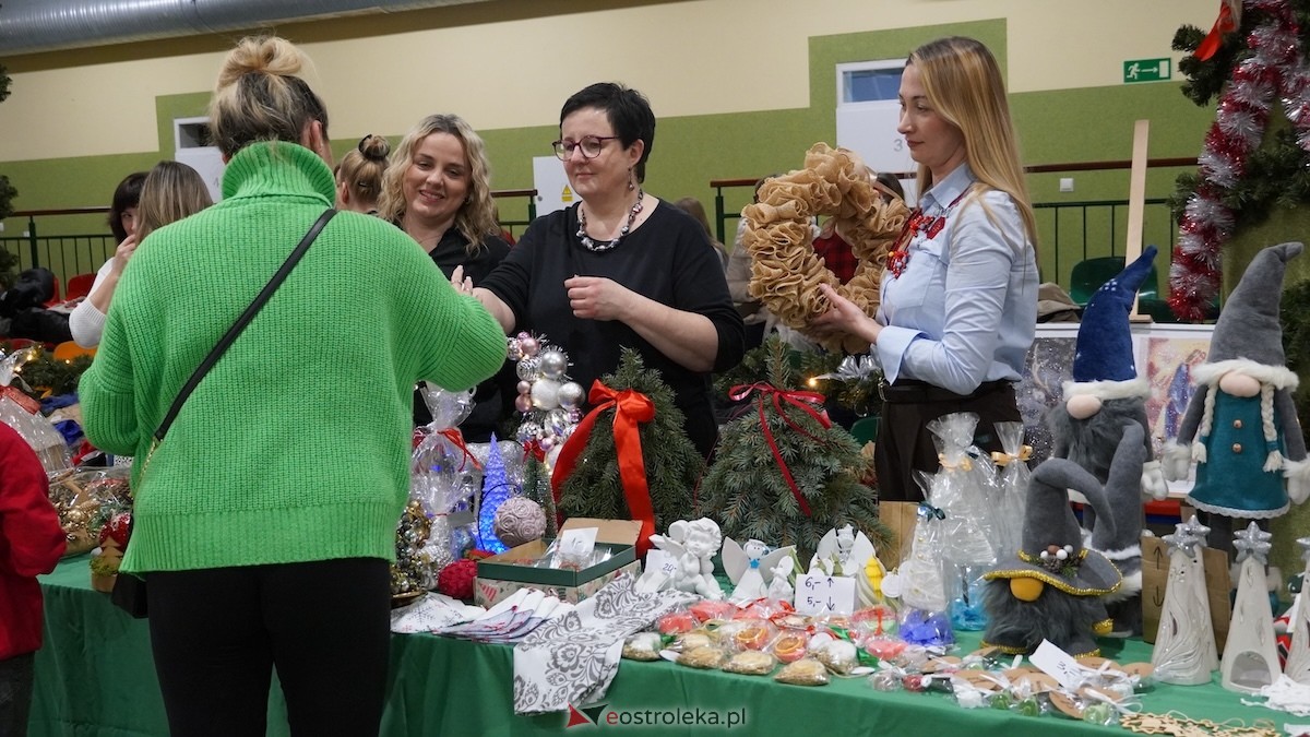 III Szkolny Kiermasz Bożonarodzeniowy w Rzekuniu [12.12.2025] - zdjęcie #64 - eOstroleka.pl