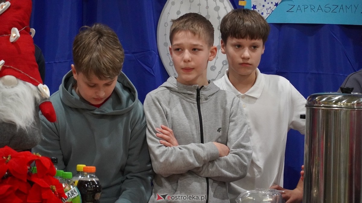 III Szkolny Kiermasz Bożonarodzeniowy w Rzekuniu [12.12.2025] - zdjęcie #38 - eOstroleka.pl