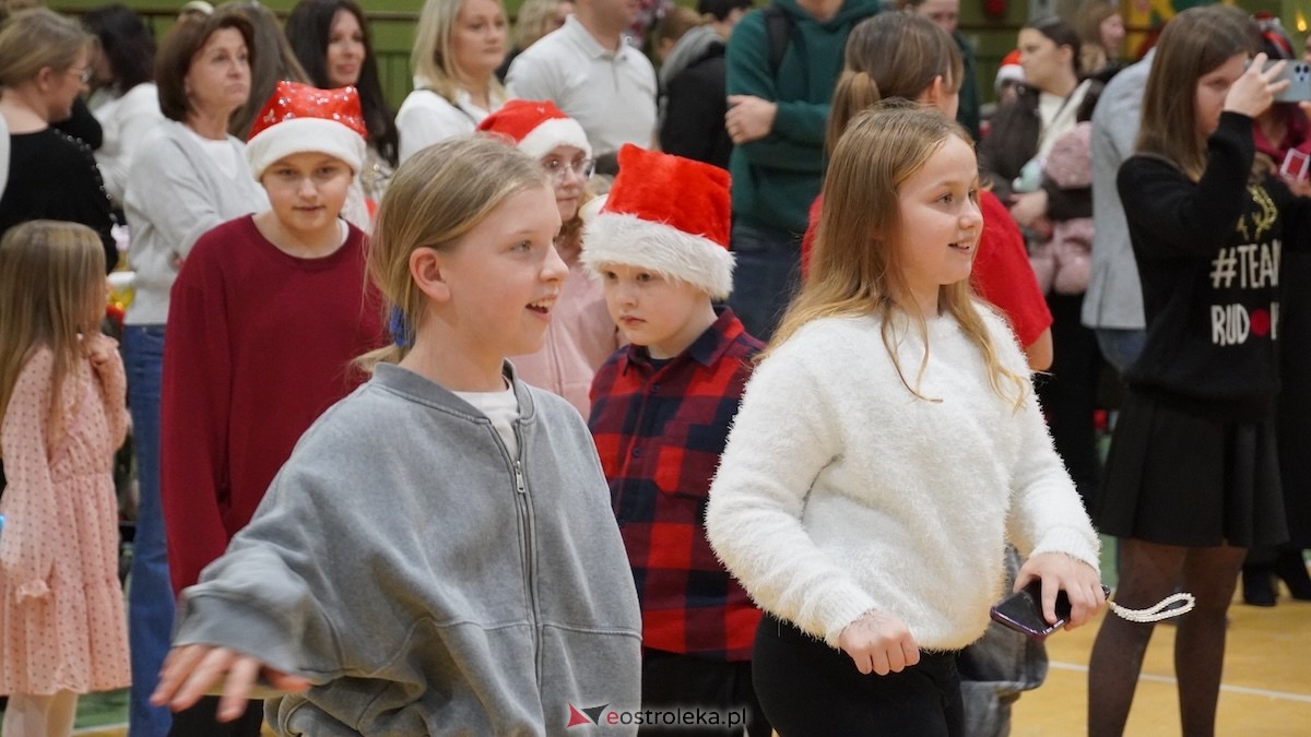 III Szkolny Kiermasz Bożonarodzeniowy w Rzekuniu [12.12.2025] - zdjęcie #32 - eOstroleka.pl