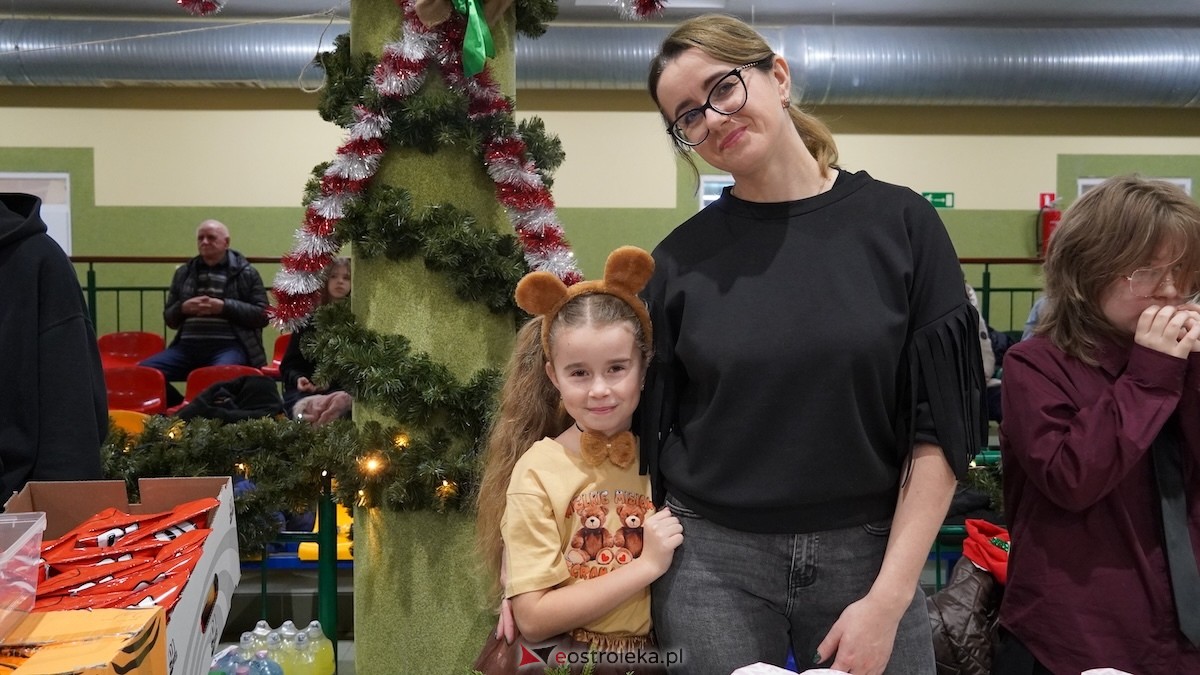 III Szkolny Kiermasz Bożonarodzeniowy w Rzekuniu [12.12.2025] - zdjęcie #18 - eOstroleka.pl