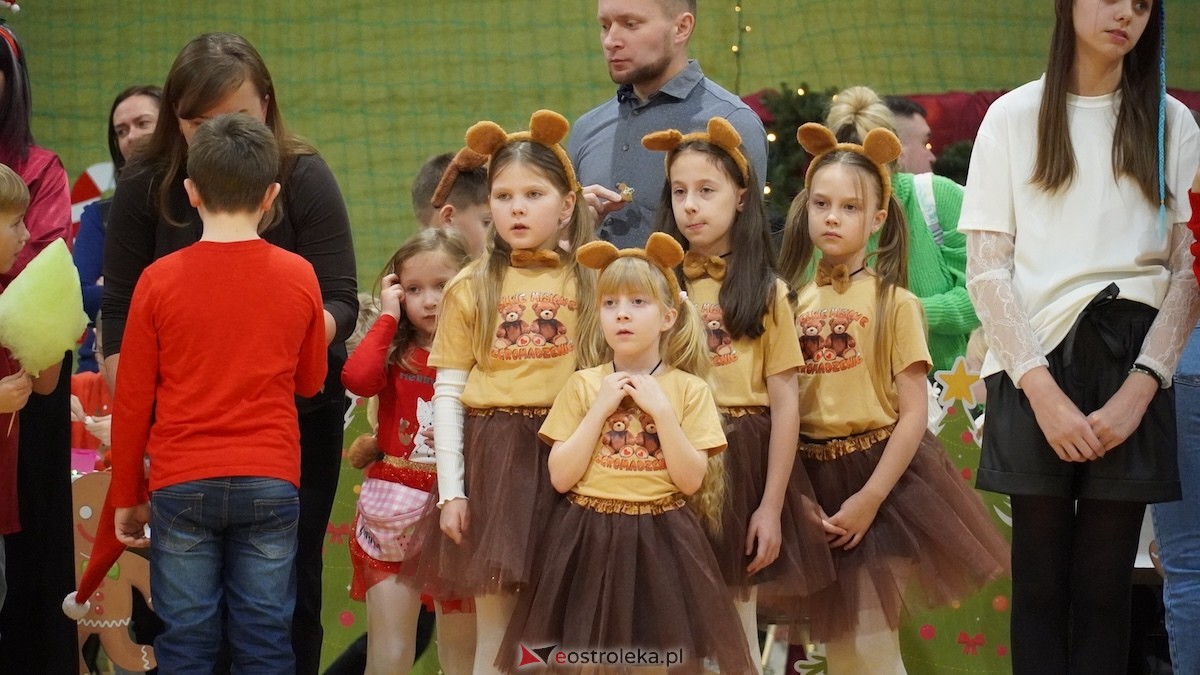 III Szkolny Kiermasz Bożonarodzeniowy w Rzekuniu [12.12.2025] - zdjęcie #14 - eOstroleka.pl