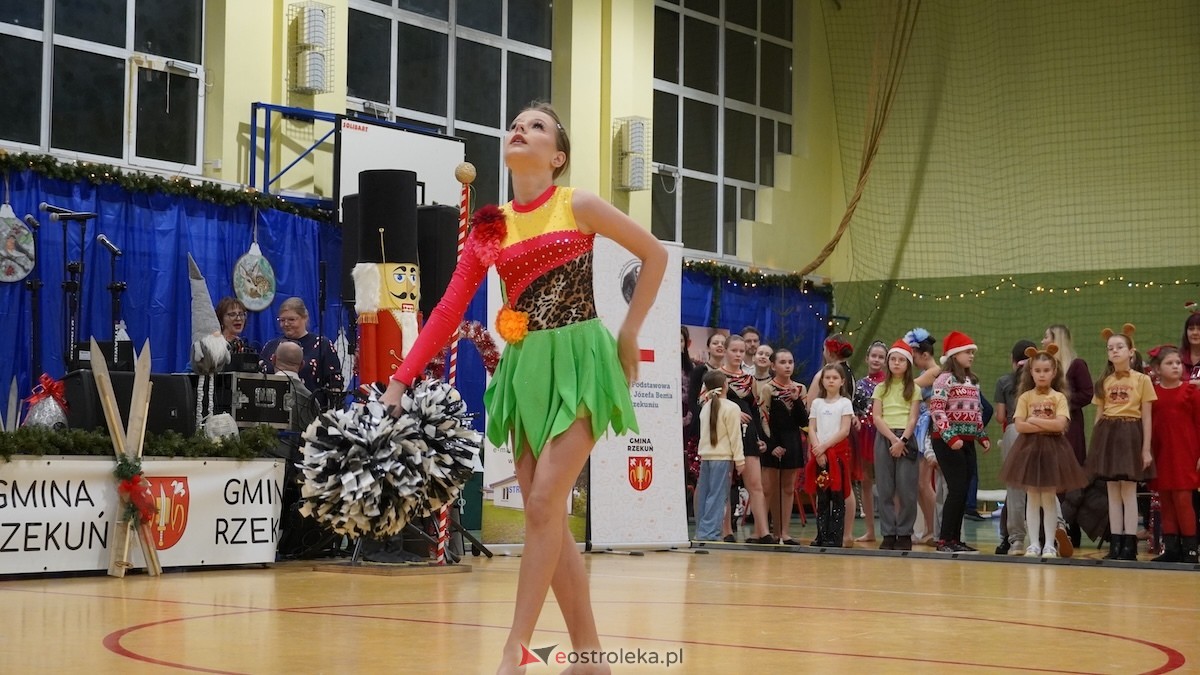 III Szkolny Kiermasz Bożonarodzeniowy w Rzekuniu [12.12.2025] - zdjęcie #11 - eOstroleka.pl