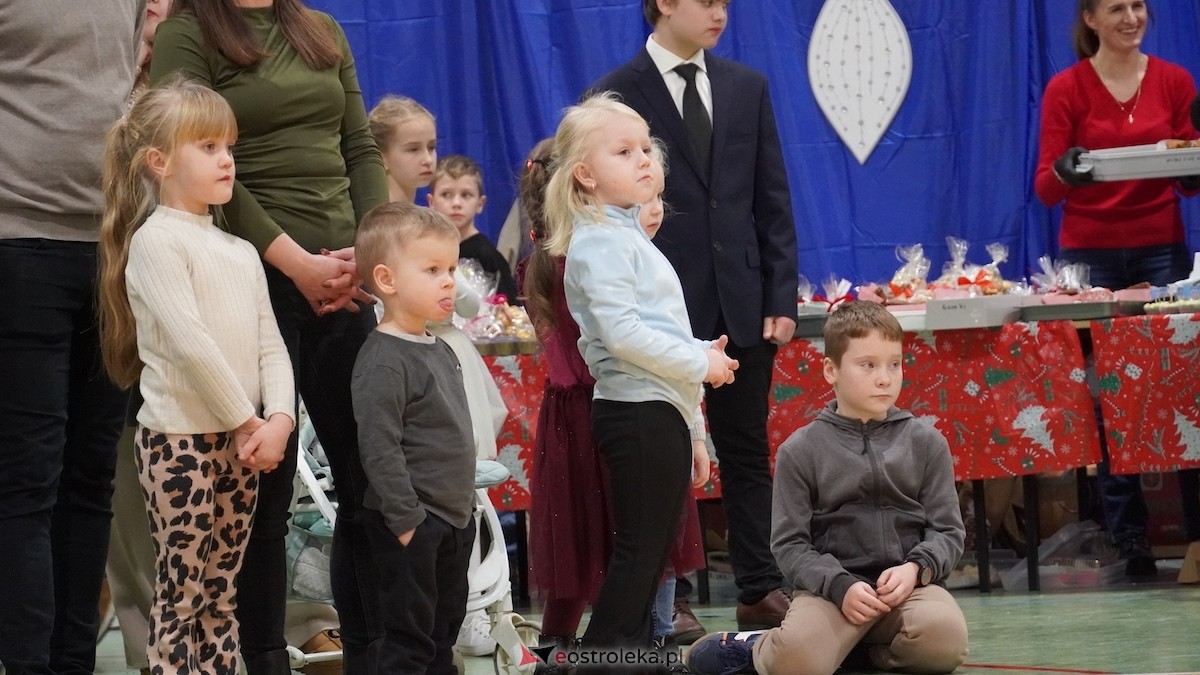 III Szkolny Kiermasz Bożonarodzeniowy w Rzekuniu [12.12.2025] - zdjęcie #8 - eOstroleka.pl