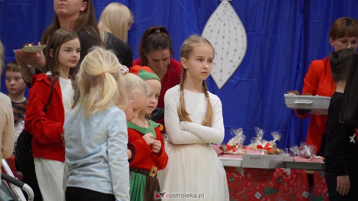 III Szkolny Kiermasz Bożonarodzeniowy w Rzekuniu [12.12.2025] - zdjęcie #6 - eOstroleka.pl