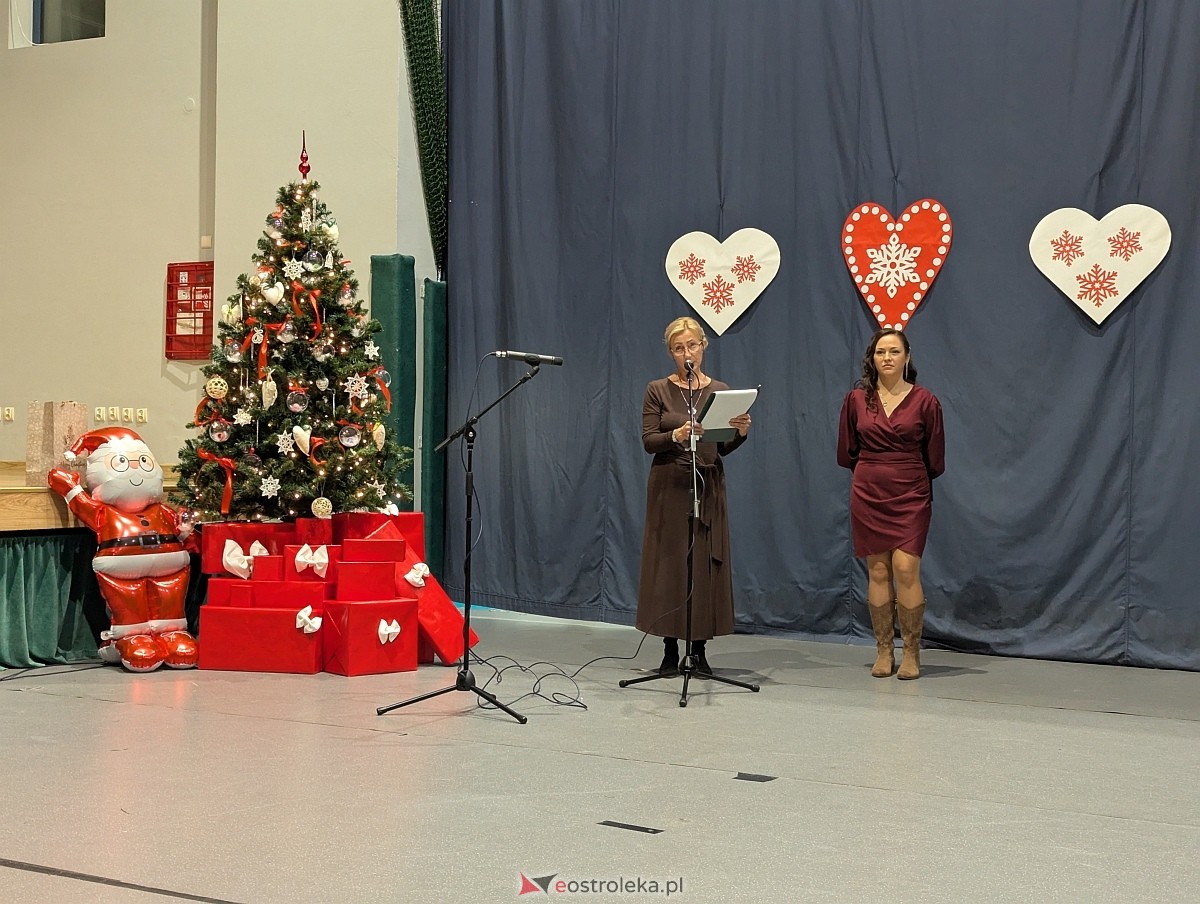 Wigilijne spotkanie dla podopiecznych Zespołu Placówek Wsparcia Dziennego [12.12.2025] - zdjęcie #27 - eOstroleka.pl