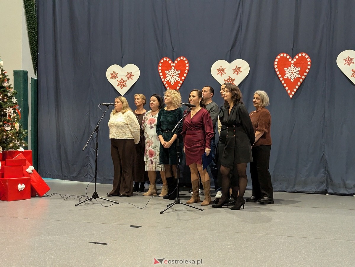 Wigilijne spotkanie dla podopiecznych Zespołu Placówek Wsparcia Dziennego [12.12.2025] - zdjęcie #25 - eOstroleka.pl