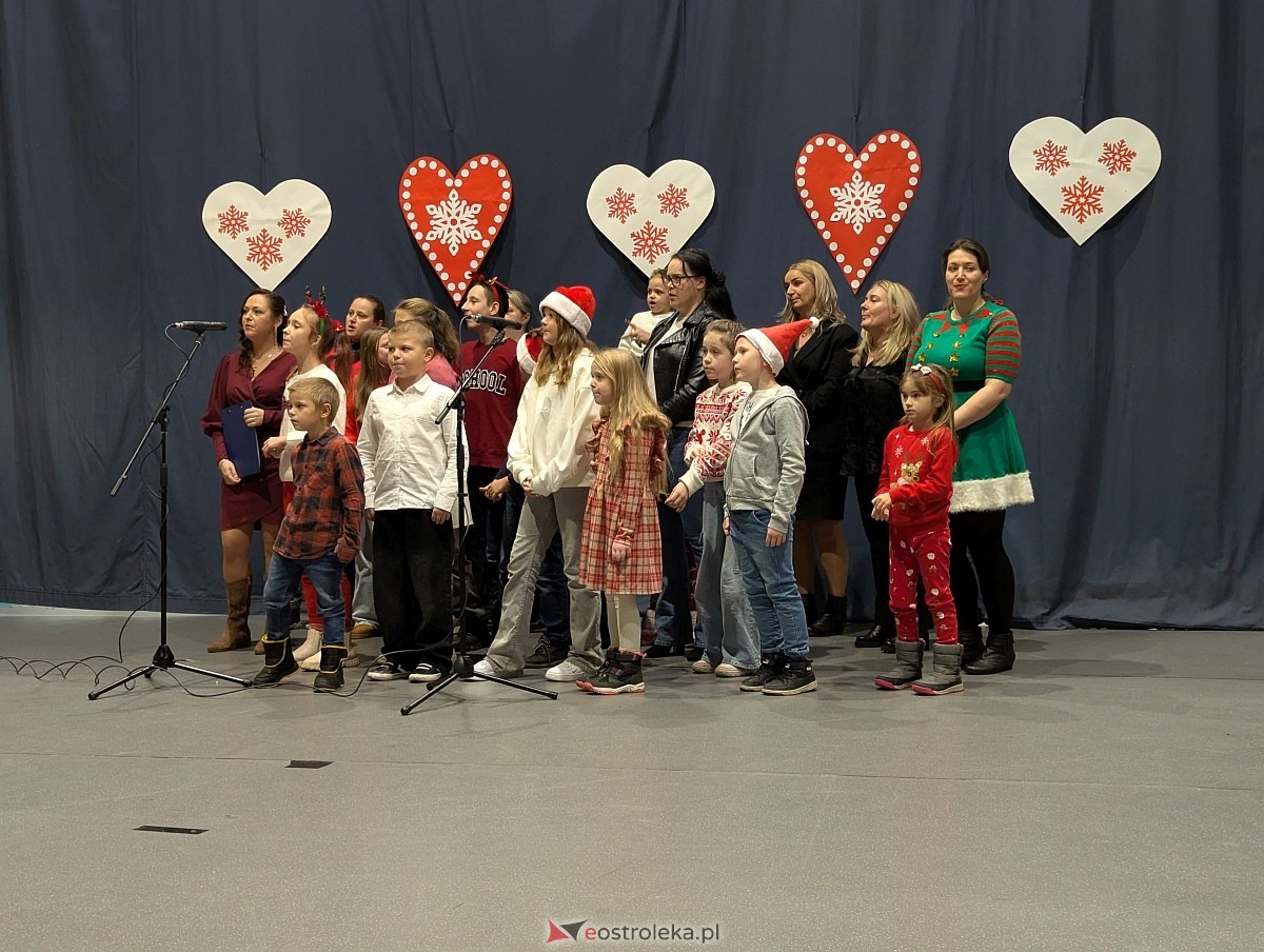 Wigilijne spotkanie dla podopiecznych Zespołu Placówek Wsparcia Dziennego [12.12.2025] - zdjęcie #23 - eOstroleka.pl