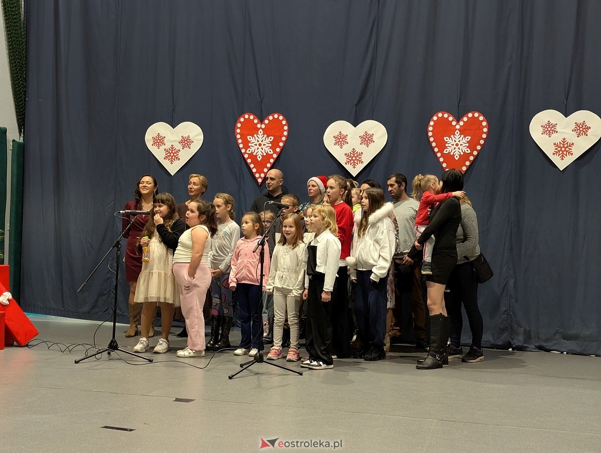 Wigilijne spotkanie dla podopiecznych Zespołu Placówek Wsparcia Dziennego [12.12.2025] - zdjęcie #22 - eOstroleka.pl