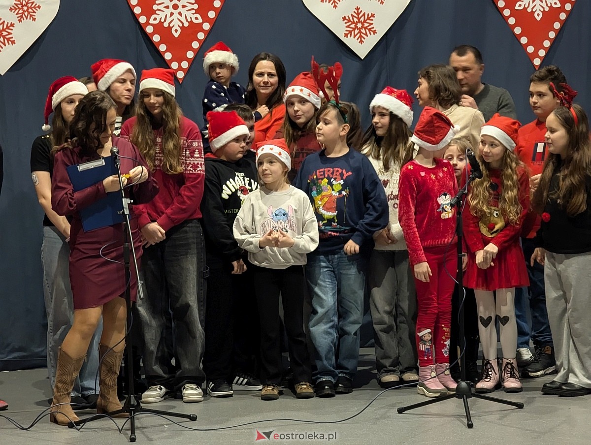 Wigilijne spotkanie dla podopiecznych Zespołu Placówek Wsparcia Dziennego [12.12.2025] - zdjęcie #14 - eOstroleka.pl