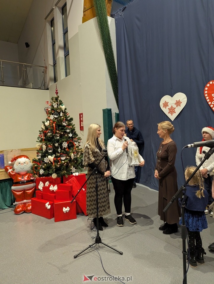 Wigilijne spotkanie dla podopiecznych Zespołu Placówek Wsparcia Dziennego [12.12.2025] - zdjęcie #10 - eOstroleka.pl