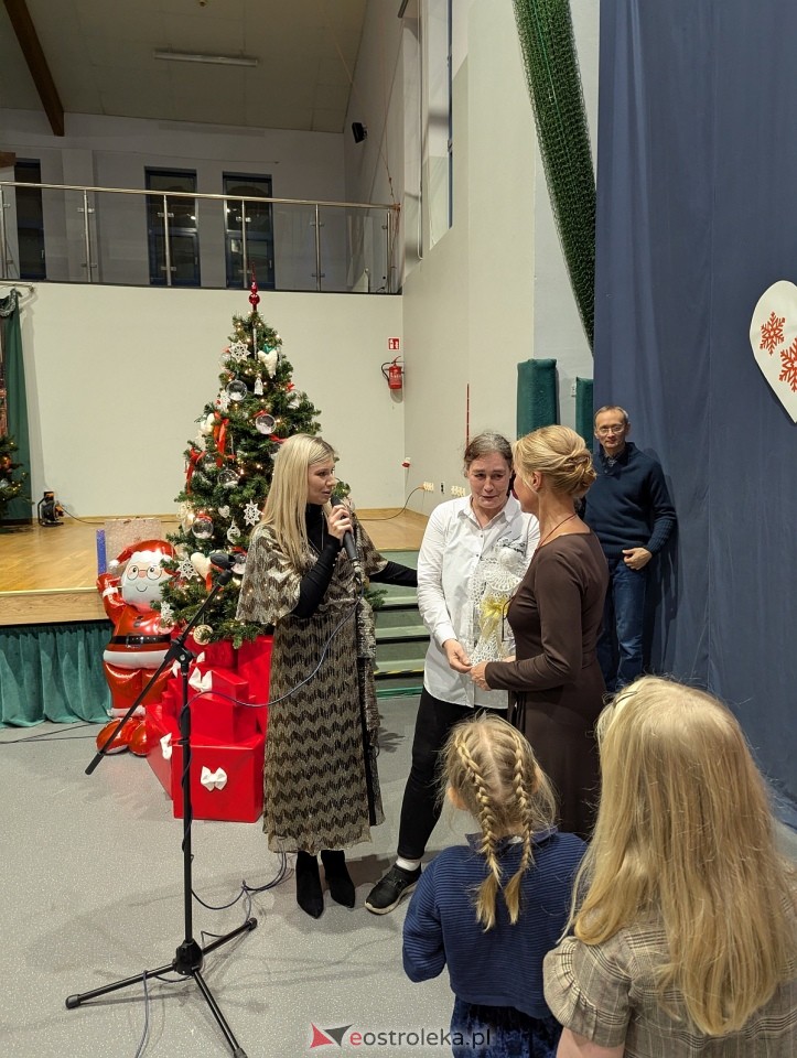 Wigilijne spotkanie dla podopiecznych Zespołu Placówek Wsparcia Dziennego [12.12.2025] - zdjęcie #8 - eOstroleka.pl