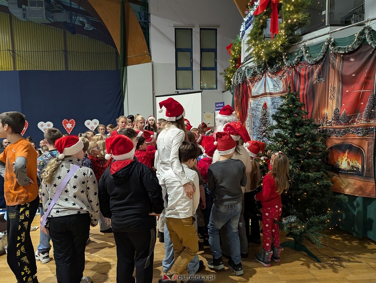Wigilijne spotkanie dla podopiecznych Zespołu Placówek Wsparcia Dziennego [12.12.2025] - zdjęcie #3 - eOstroleka.pl