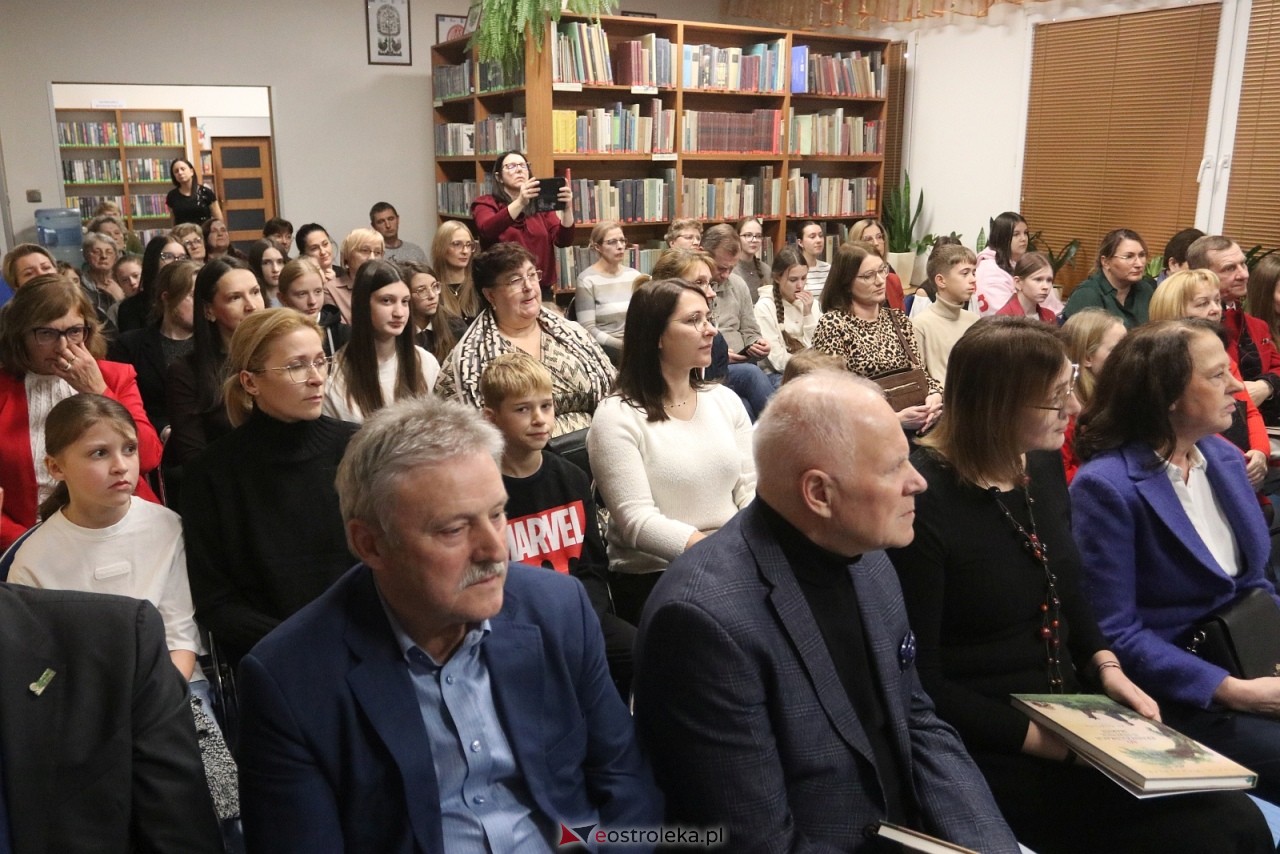 O krasnoludkach i sierotce Marysi po kurpiowsku [12.12.2025] - zdjęcie #77 - eOstroleka.pl
