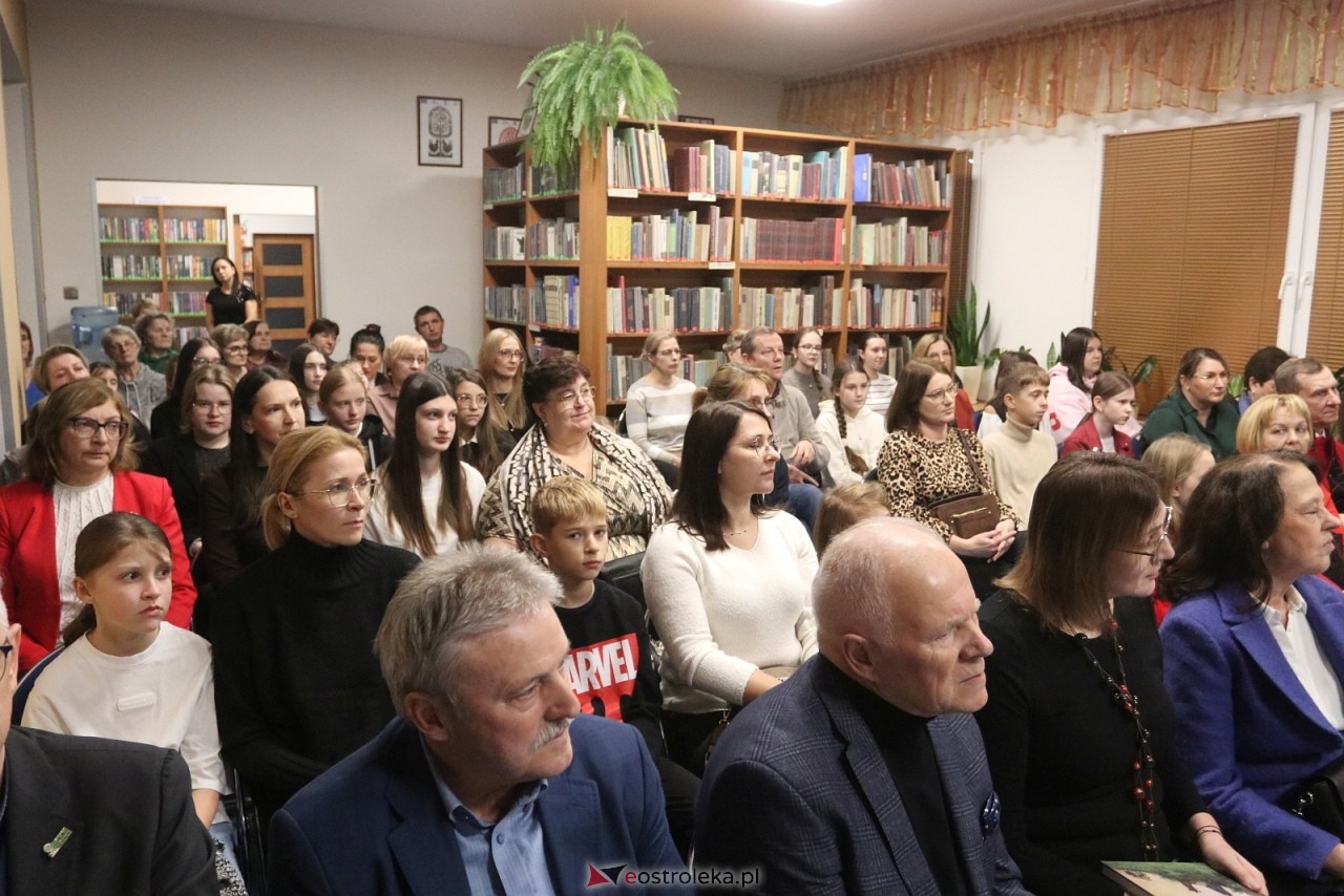 O krasnoludkach i sierotce Marysi po kurpiowsku [12.12.2025] - zdjęcie #75 - eOstroleka.pl