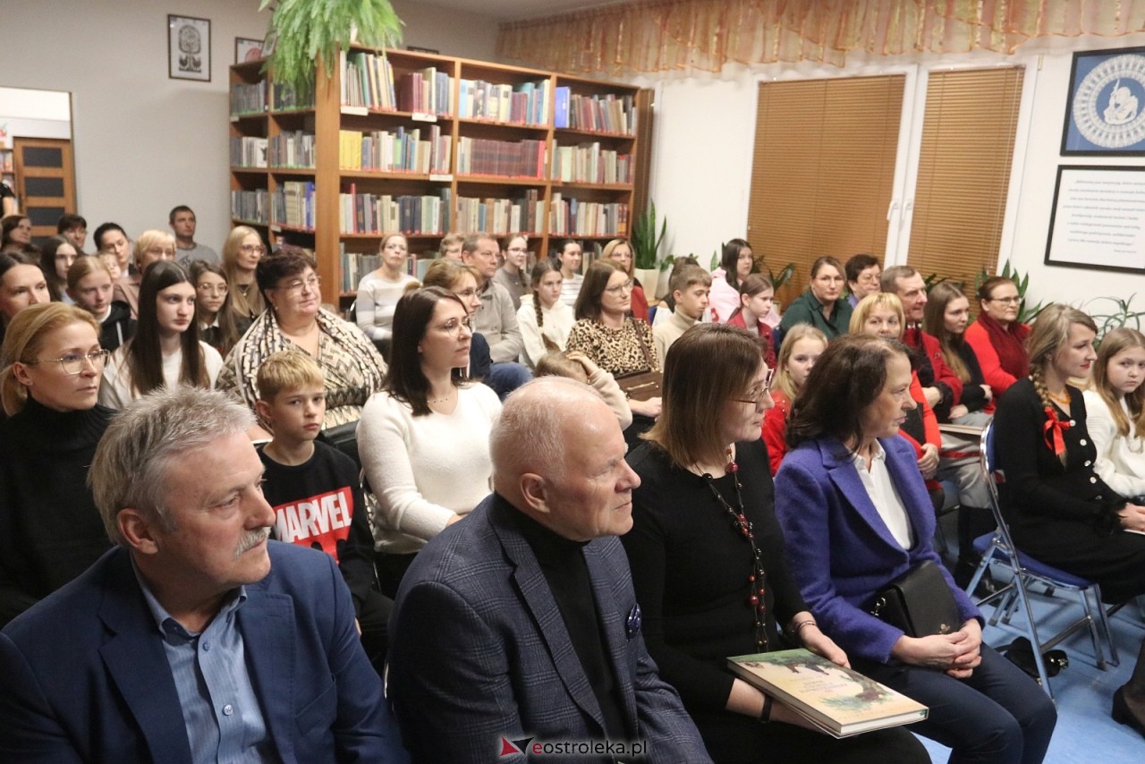 O krasnoludkach i sierotce Marysi po kurpiowsku [12.12.2025] - zdjęcie #72 - eOstroleka.pl