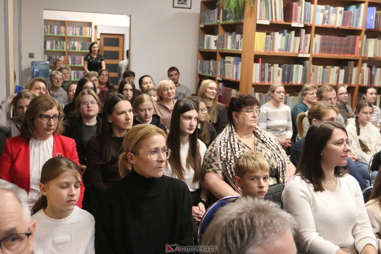 O krasnoludkach i sierotce Marysi po kurpiowsku [12.12.2025] - zdjęcie #70 - eOstroleka.pl